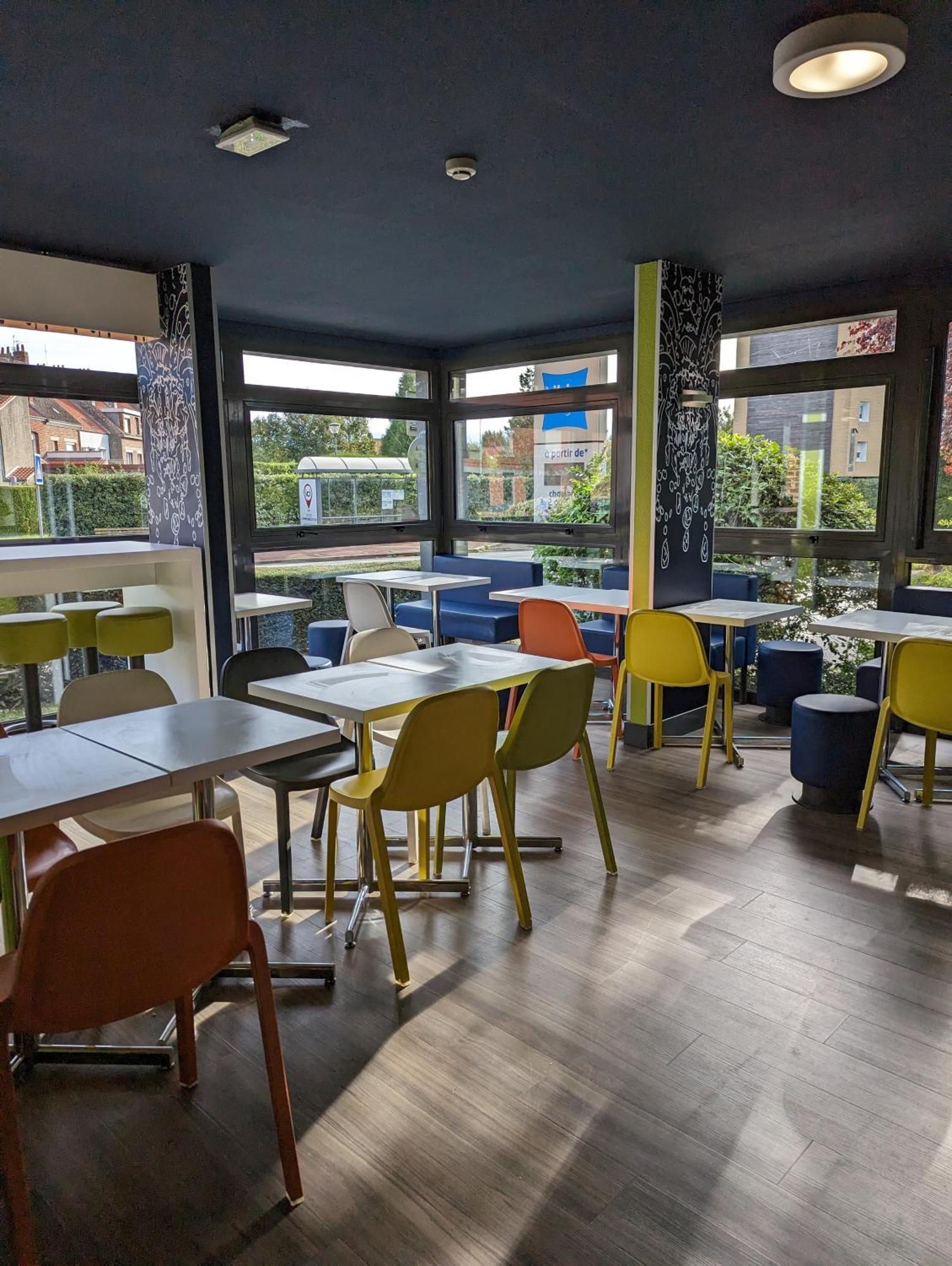 Ibis Budget Saint-Omer Centre Bagian luar foto
