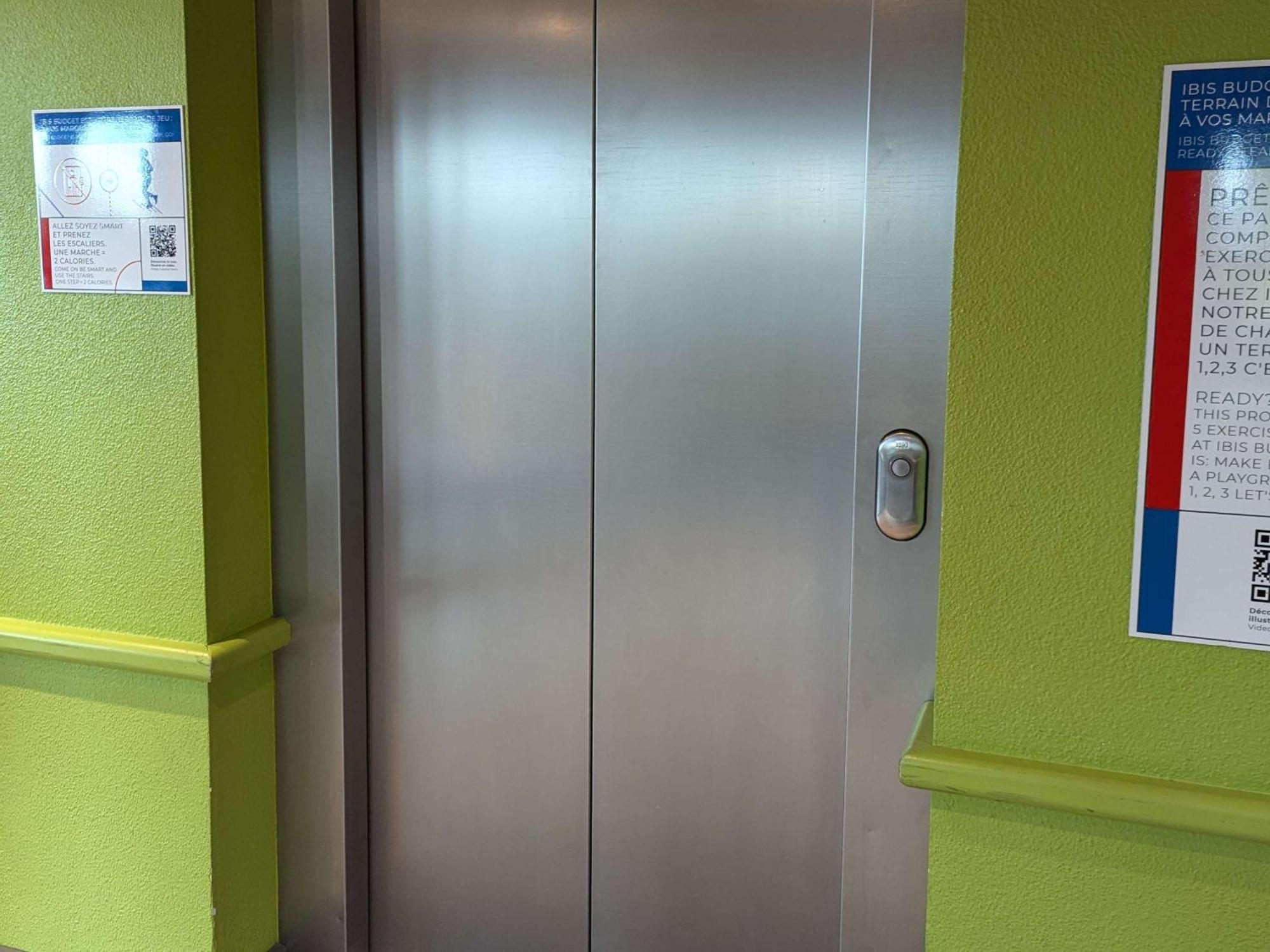 Ibis Budget Saint-Omer Centre Bagian luar foto