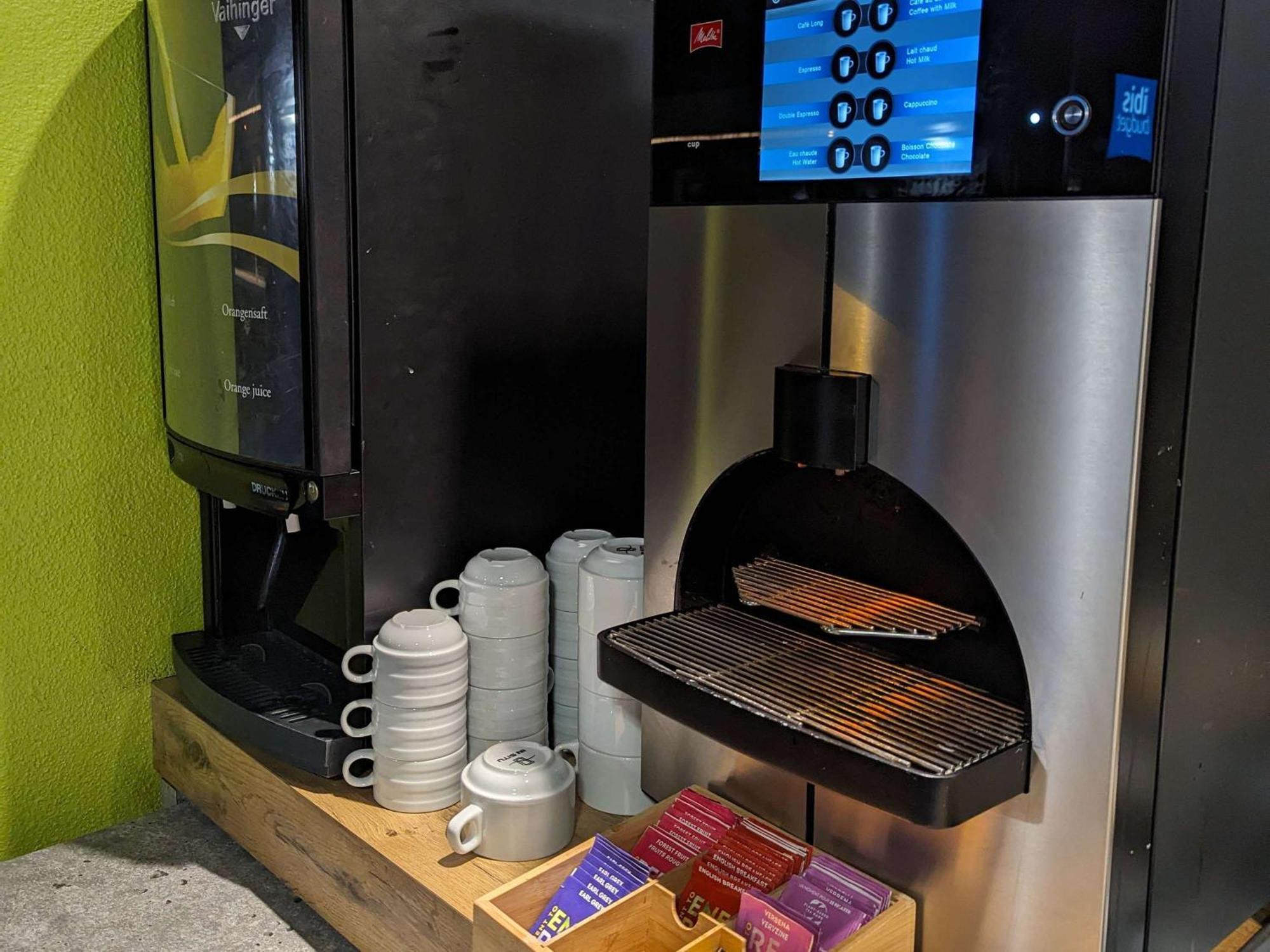 Ibis Budget Saint-Omer Centre Bagian luar foto