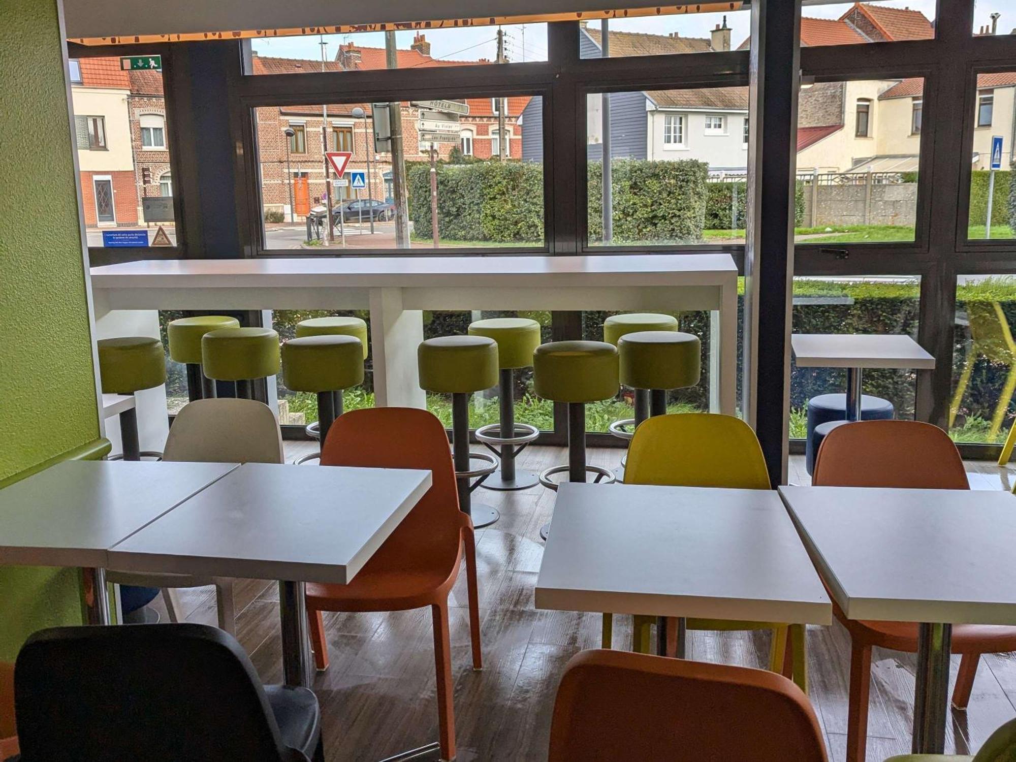 Ibis Budget Saint-Omer Centre Bagian luar foto