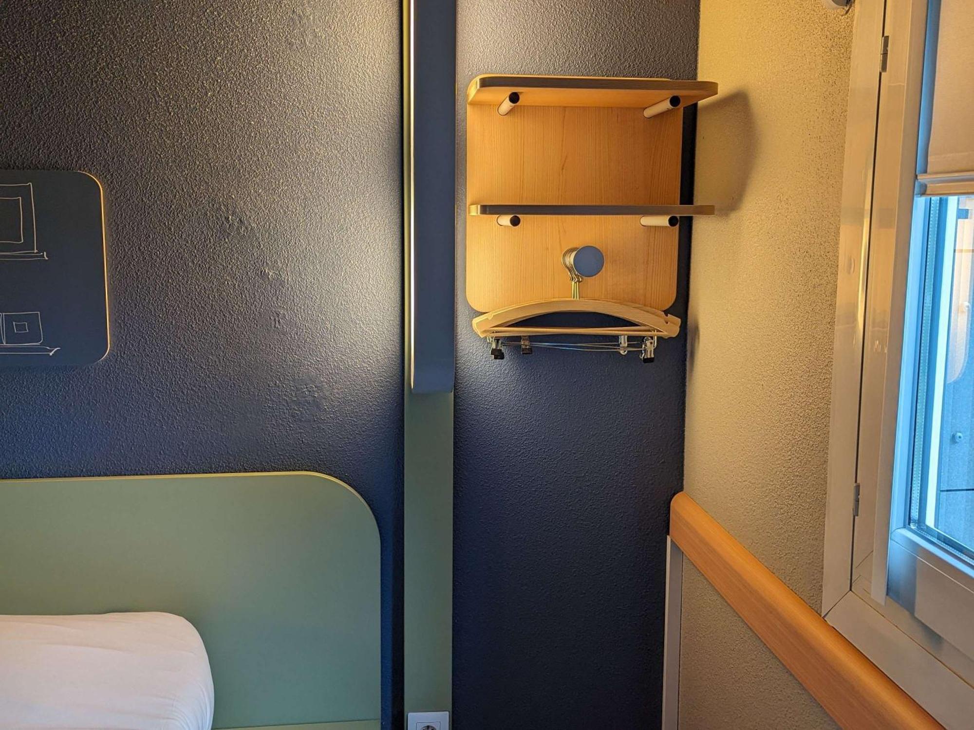 Ibis Budget Saint-Omer Centre Bagian luar foto