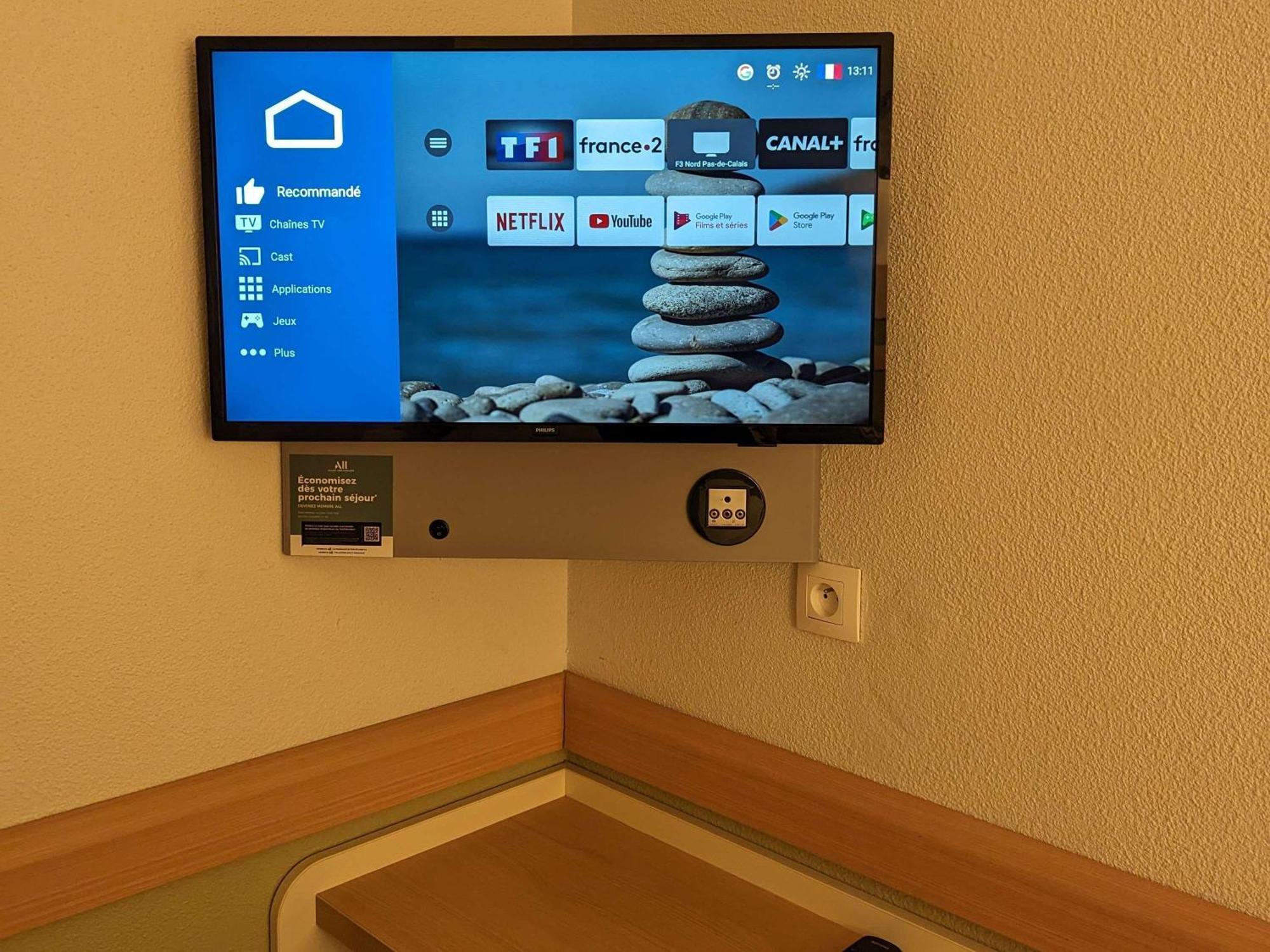 Ibis Budget Saint-Omer Centre Bagian luar foto