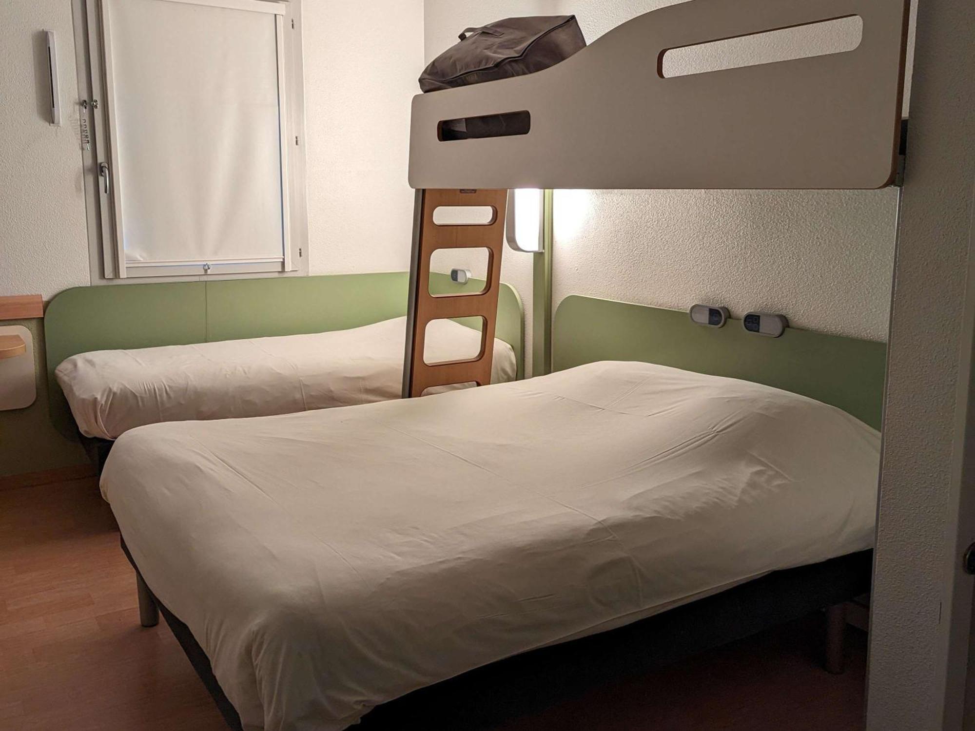 Ibis Budget Saint-Omer Centre Bagian luar foto