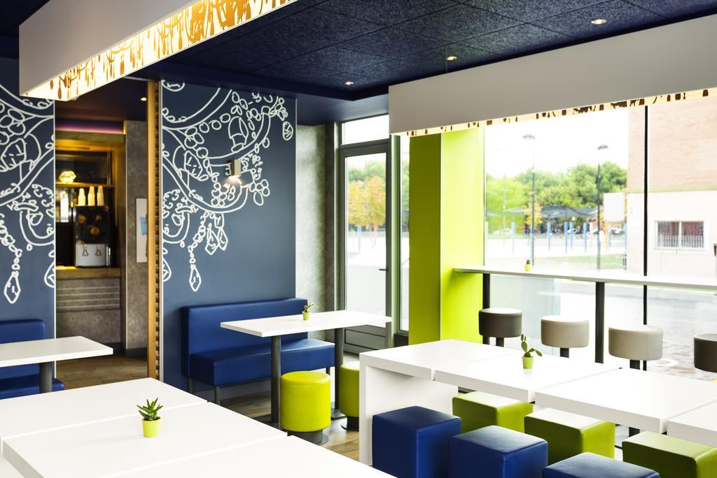 Ibis Budget Saint-Omer Centre Bagian luar foto
