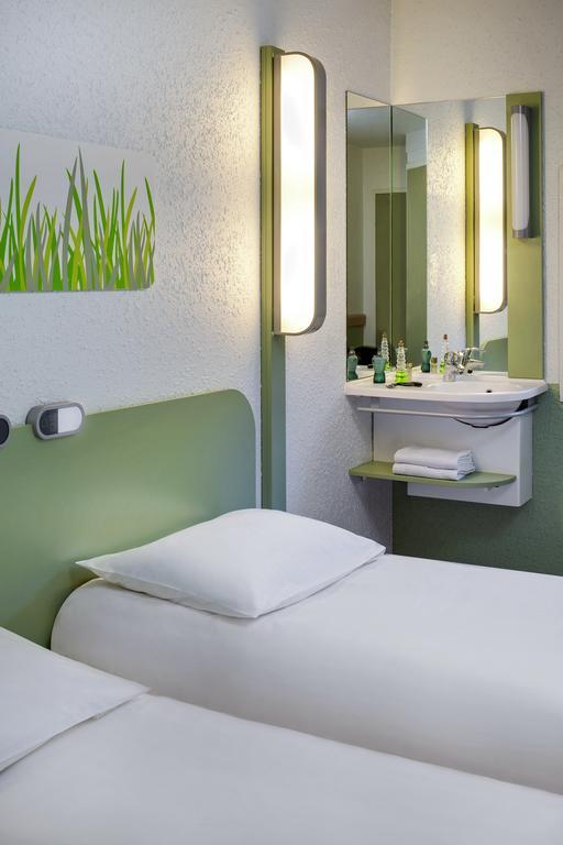 Ibis Budget Saint-Omer Centre Bagian luar foto